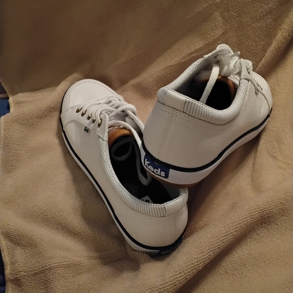 Keds Shoes - NWOT Ked's women's center lace up